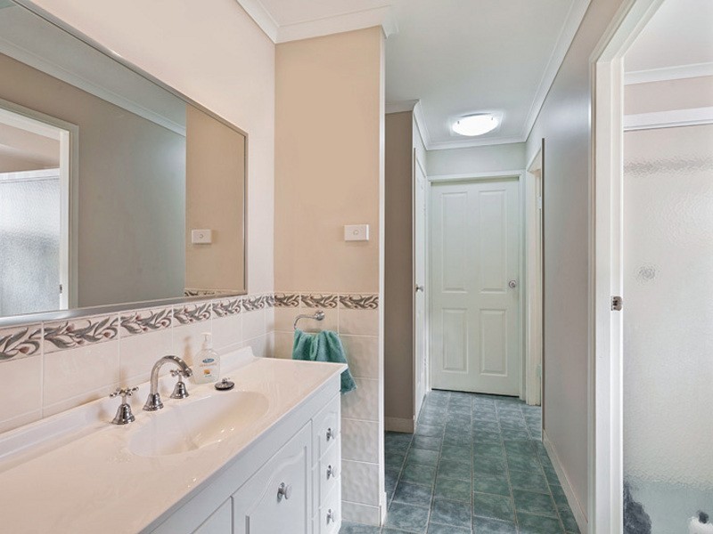 4 Raleigh Close, St Clair NSW 2759