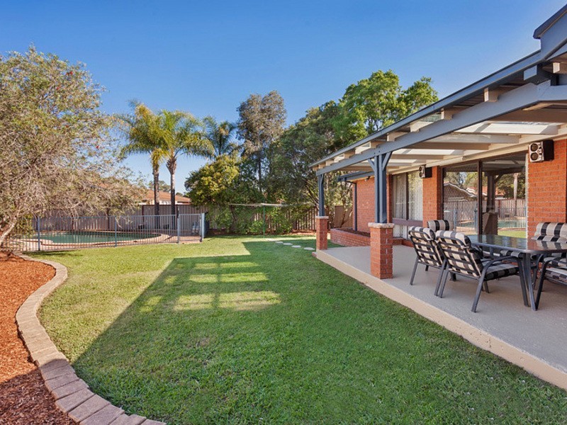 4 Raleigh Close, St Clair NSW 2759