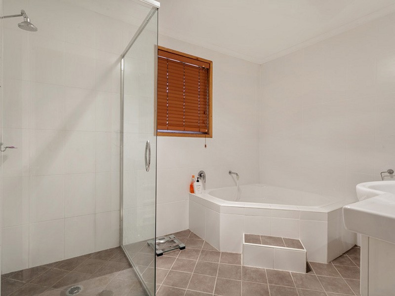 31 Dobell Circuit, St Clair NSW 2759