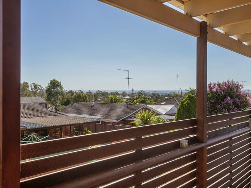 31 Dobell Circuit, St Clair NSW 2759
