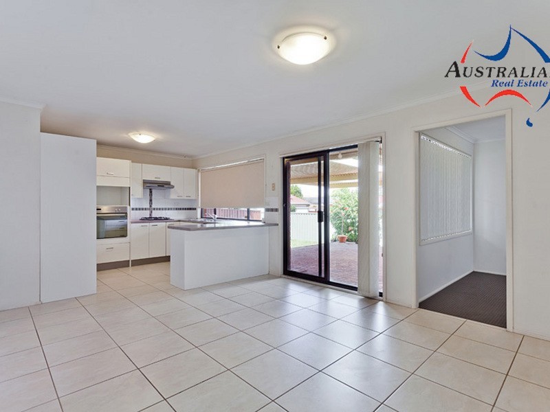 72 Pine Creek Circuit, St Clair NSW 2759