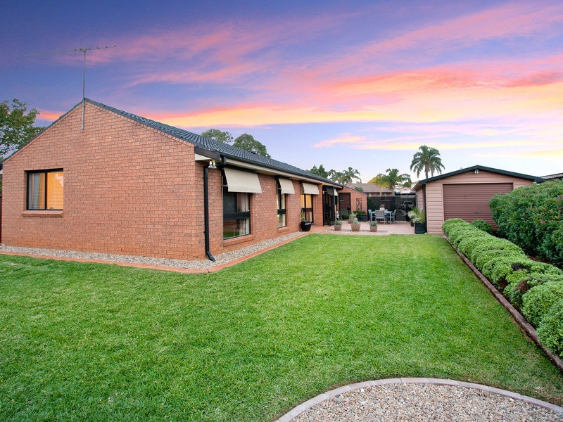 3 Solander Drive, St Clair NSW 2759