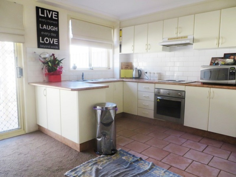 2/26 Brisbane Street, Oxley Park NSW 2760