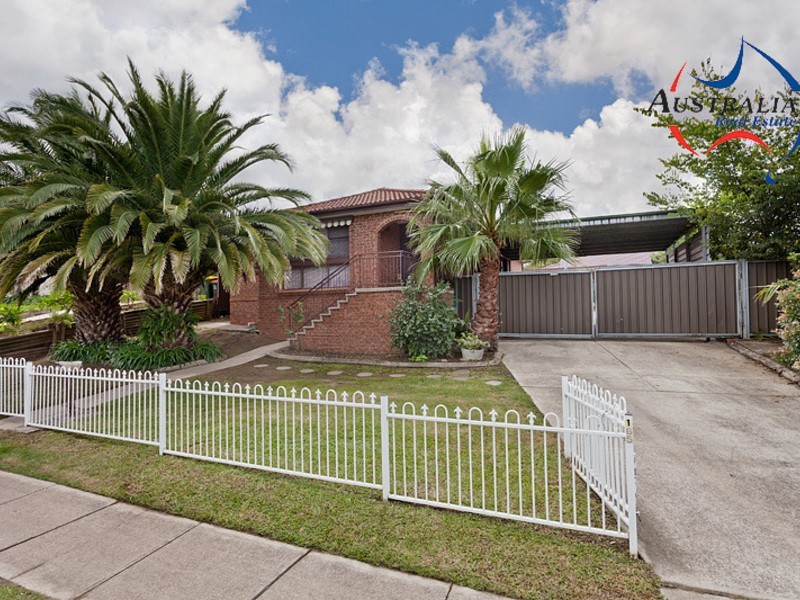 165 Banks Drive, St Clair NSW 2759