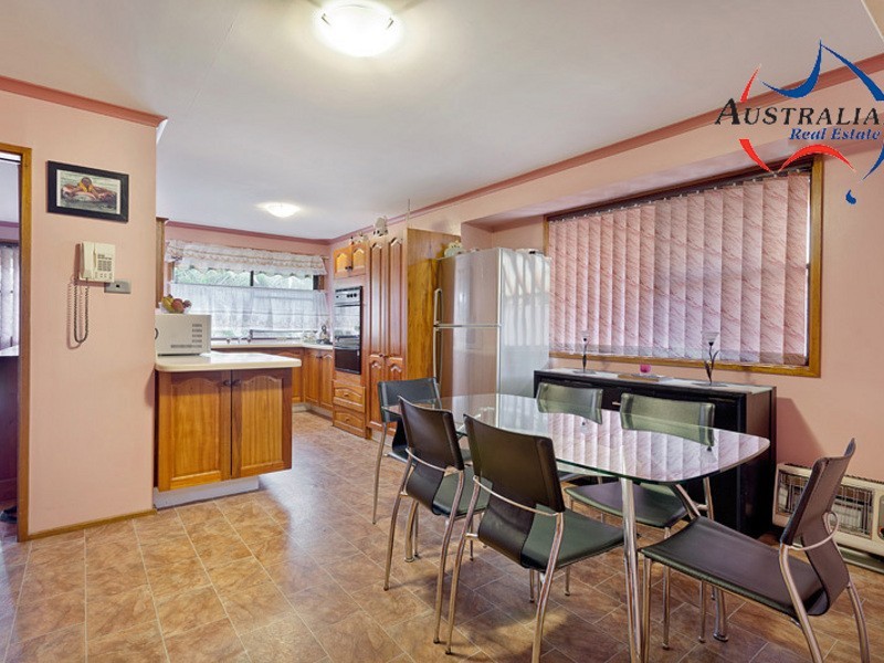 165 Banks Drive, St Clair NSW 2759