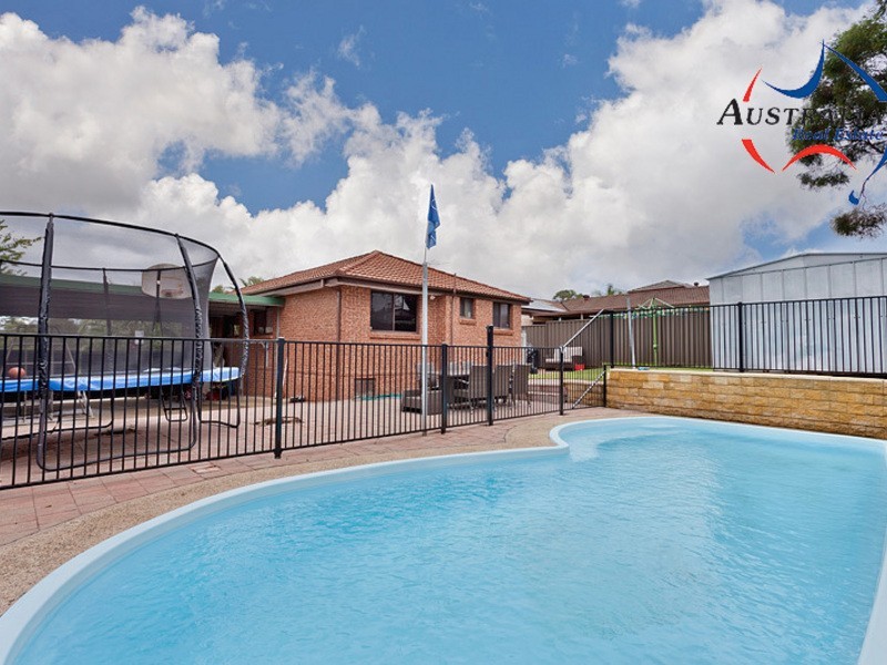 165 Banks Drive, St Clair NSW 2759