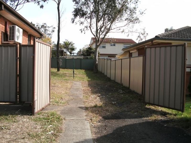 1 Edmund Blacket Close, St Clair NSW 2759