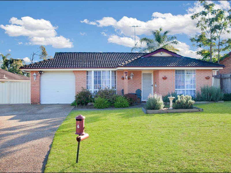4 Trout Place, St Clair NSW 2759