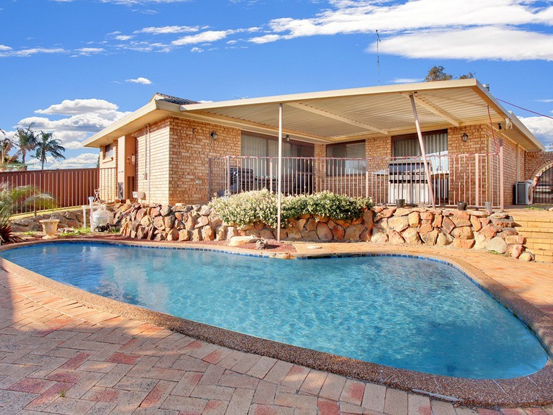 31 Amazon Place, St Clair NSW 2759