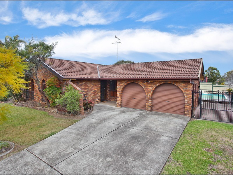 14 Tallwood Place, St Clair NSW 2759