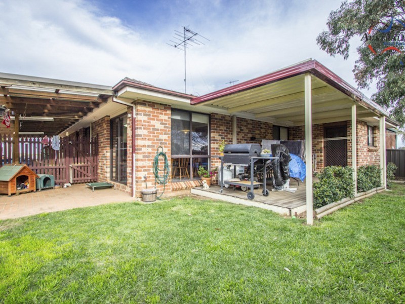 6 Nalong Street, St Clair NSW 2759