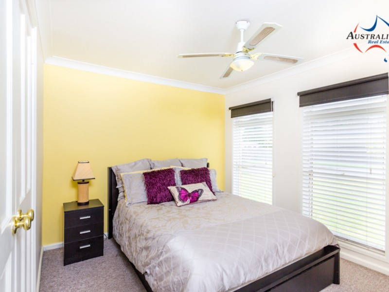 2 Netherton Avenue, St Clair NSW 2759