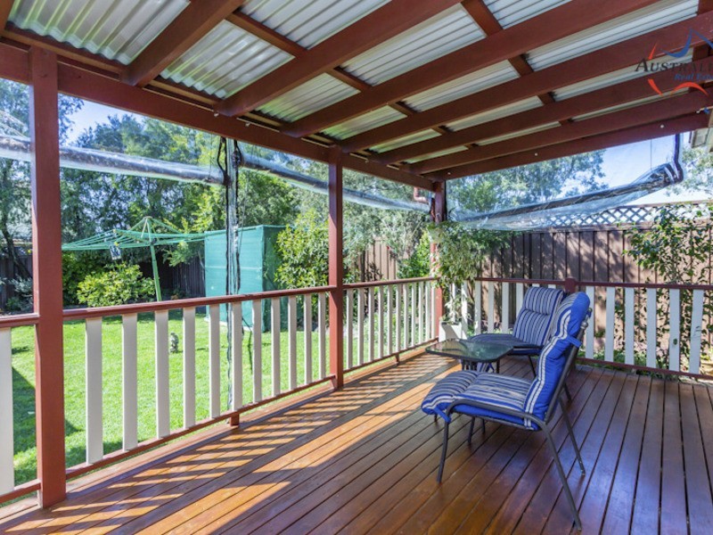 4 Mortimer Lewis Grove, St Clair NSW 2759