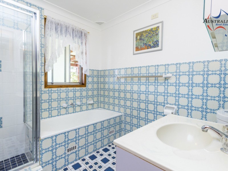 4 Mortimer Lewis Grove, St Clair NSW 2759