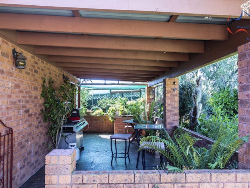 4 Mortimer Lewis Grove, St Clair NSW 2759