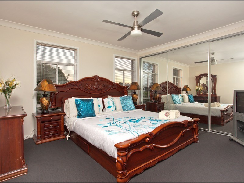 13 St Clair Avenue, St Clair NSW 2759