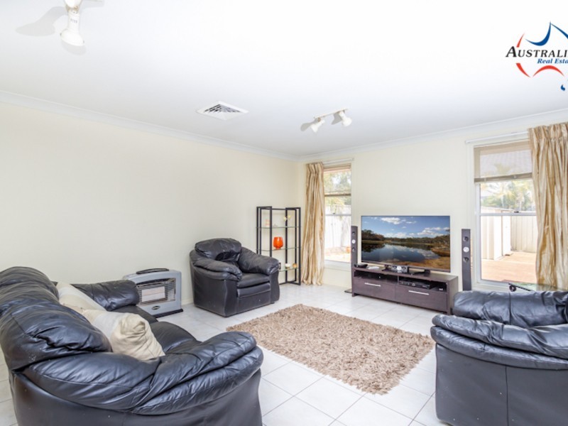 4 Jimbi Place, Glenmore Park NSW 2745