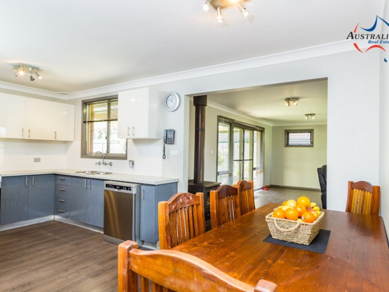 50 Solander Drive, St Clair NSW 2759