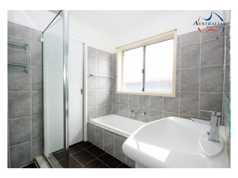 152  Explorers Way, St Clair NSW 2759