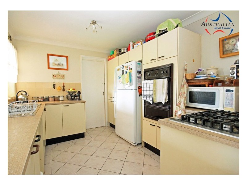 152  Explorers Way, St Clair NSW 2759
