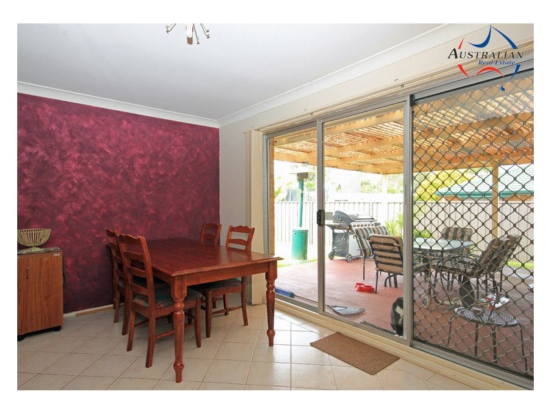 152  Explorers Way, St Clair NSW 2759