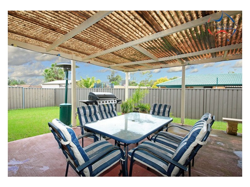152  Explorers Way, St Clair NSW 2759