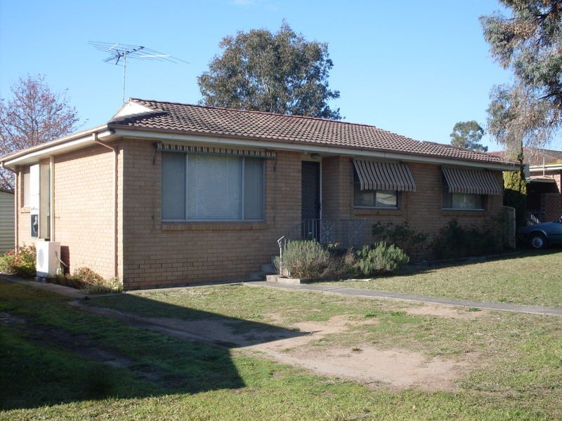 34  Macarthur Cres, St Clair NSW 2759