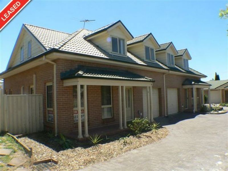 4 Rice Pl, Oxley Park NSW 2760