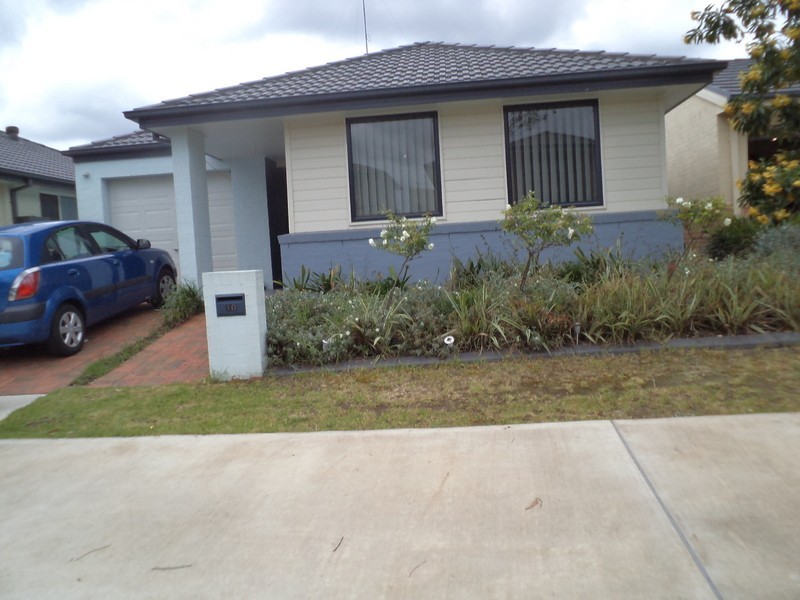 10  Caley Cres, Ropes Crossing NSW 2760