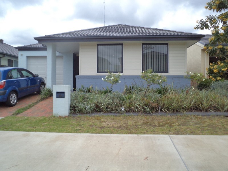 10  Caley Cres, Ropes Crossing NSW 2760