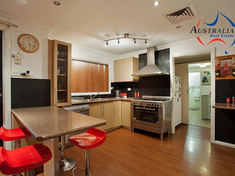 7 Constance Ave, Oxley Park NSW 2760