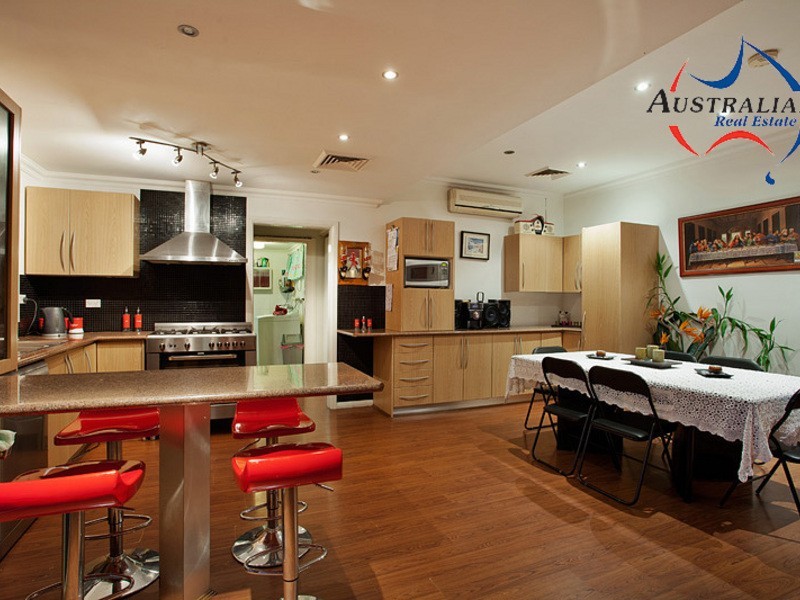 7 Constance Ave, Oxley Park NSW 2760