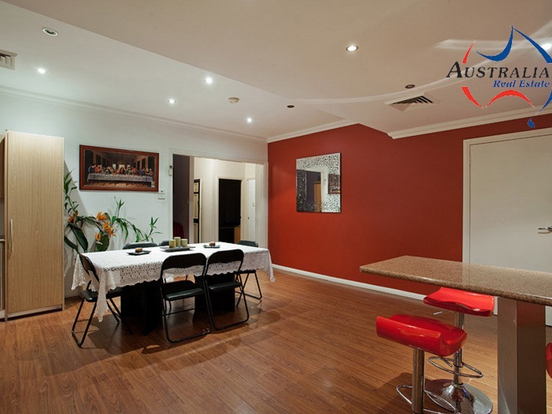 7 Constance Ave, Oxley Park NSW 2760