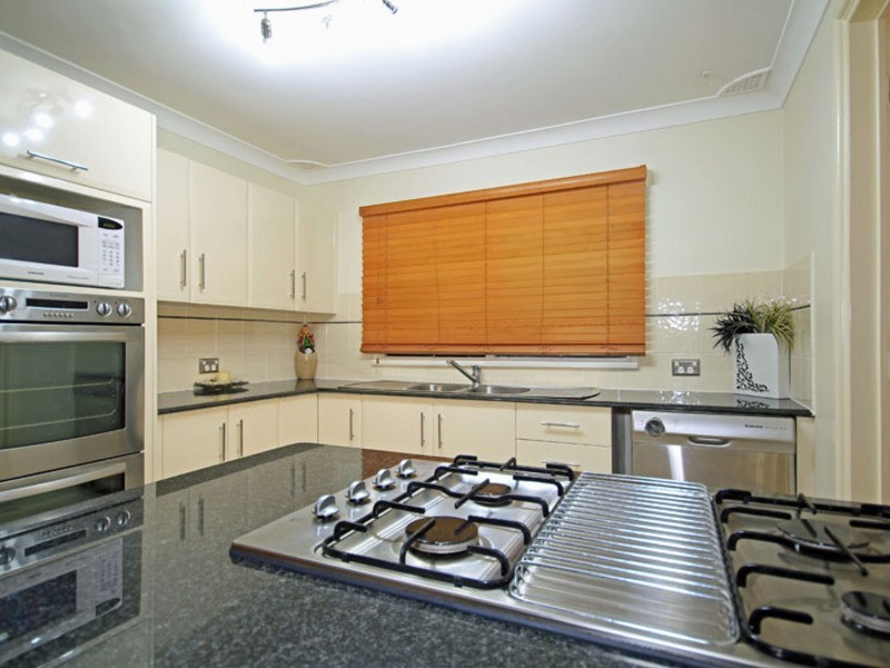 6 Bunce Pl, Werrington County NSW 2747
