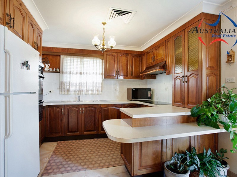 5 Rebecca St, Colyton NSW 2760