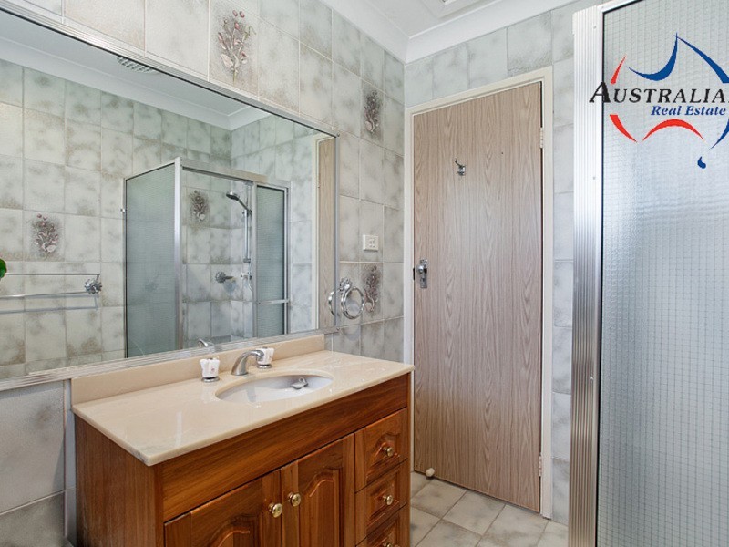 5 Rebecca St, Colyton NSW 2760