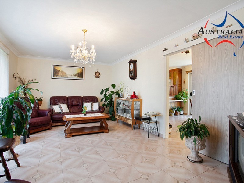 5 Rebecca St, Colyton NSW 2760