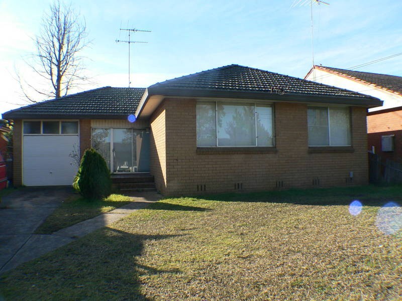 18 Glossip St, North St Marys NSW 2760