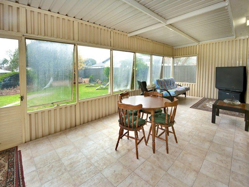 8 Yarra St, North St Marys NSW 2760