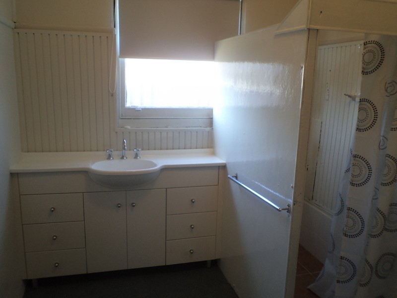 10  Brisbane St, Oxley Park NSW 2760