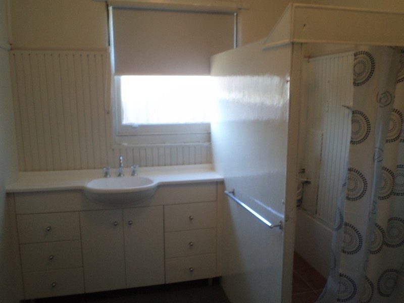 10  Brisbane St, Oxley Park NSW 2760