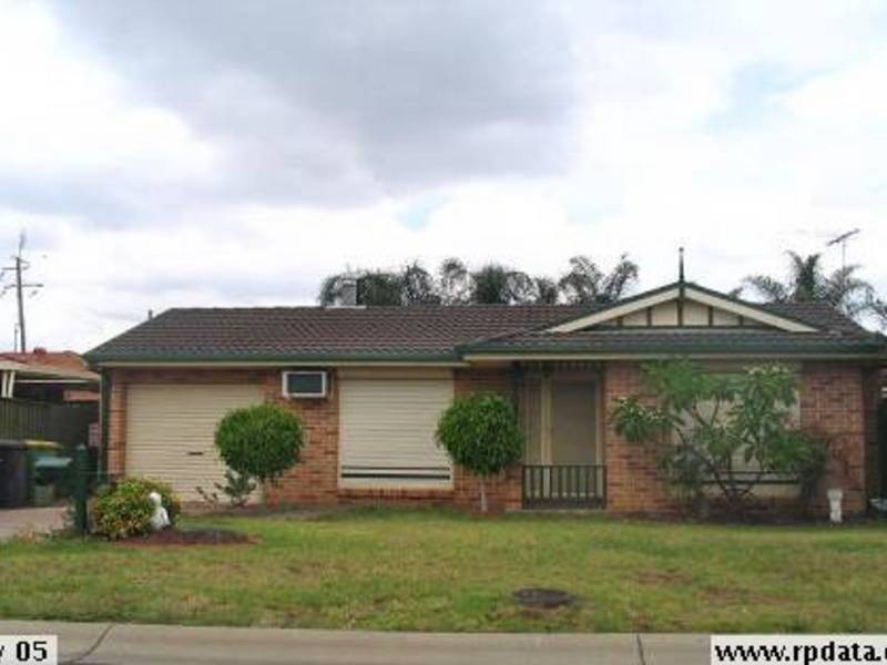 2  Gershwan Cres, Claremont Meadows NSW 2747