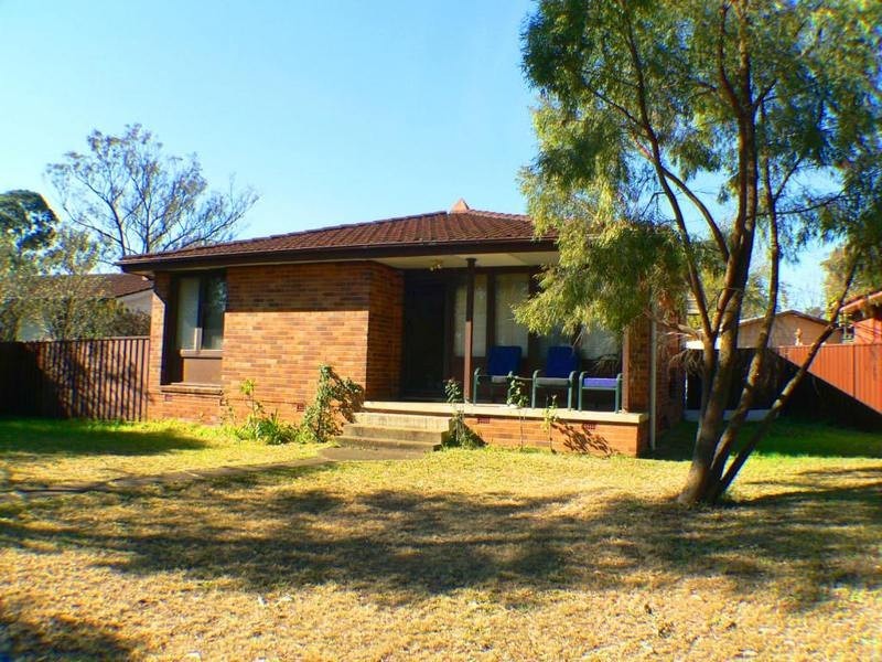8 Bass Pl, Willmot NSW 2770