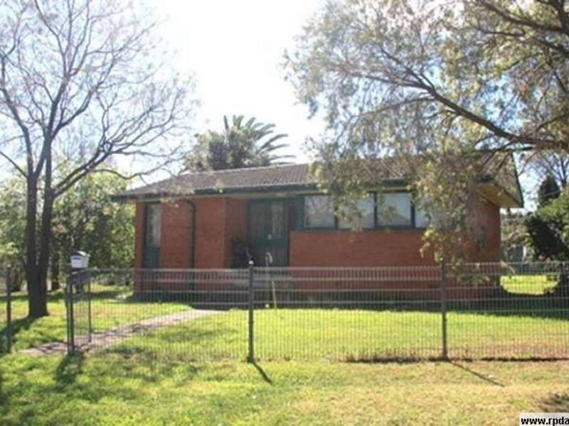 19 Richardson Cres, Hebersham NSW 2770