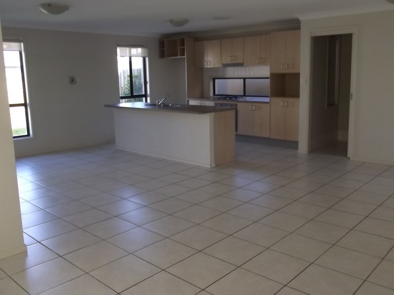 32 Dunlop Ave, Ropes Crossing NSW 2760