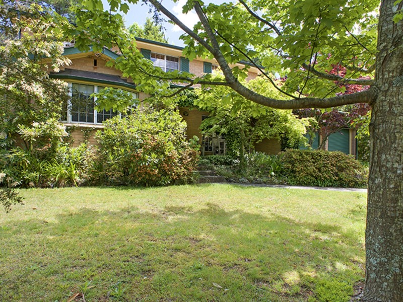 2 Yanko Avenue, Wentworth Falls NSW 2782