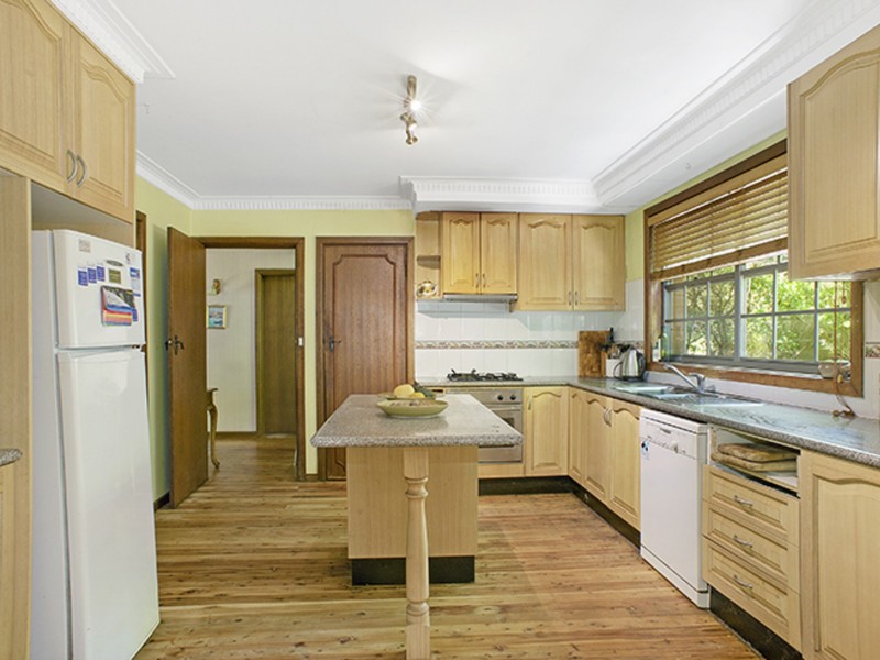 2 Yanko Avenue, Wentworth Falls NSW 2782