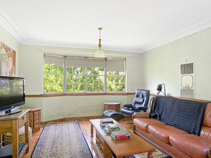 2 Yanko Avenue, Wentworth Falls NSW 2782