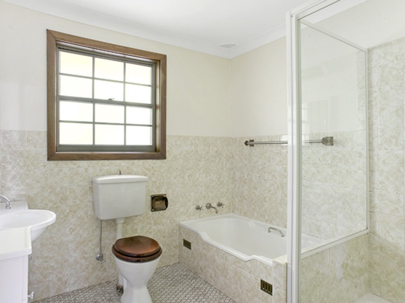 2 Yanko Avenue, Wentworth Falls NSW 2782