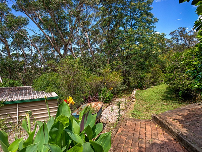 27 Queen Elizabeth Drive, Wentworth Falls NSW 2782